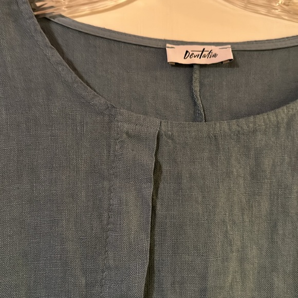 High quality linen tunic in denim blue by Devitalia, fits size small to medium. - Picture 3 of 4
